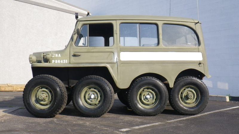 Illustration for article titled Eight-Wheel-Drive Jeep Gallery